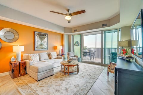 Riverfront Fort Myers Condo with Community Amenities Condominio in North Fort Myers