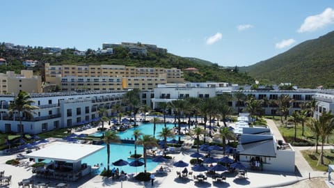 Suite with private beach Condo in Sint Maarten