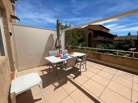 Apt 4-6pers-piscine-parc arboré Apartment in Leucate