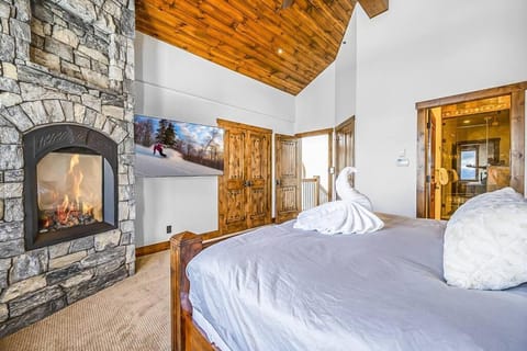 Inuksuk Lodge 4800 sq ft of Big White Excellence Chalet in Alberta