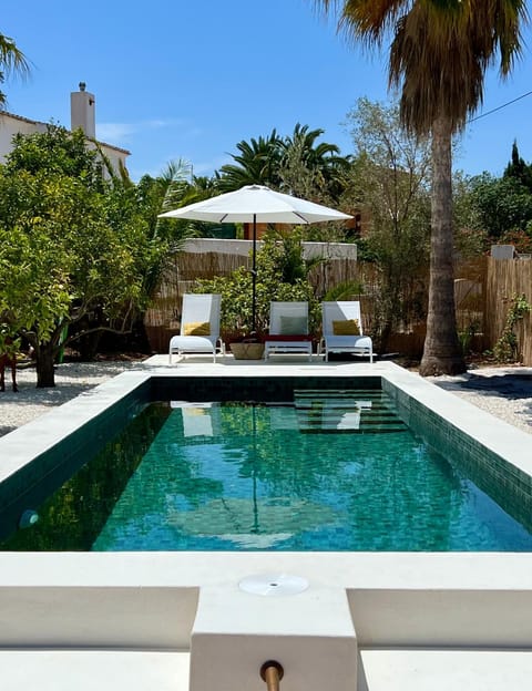 Property building, Pool view