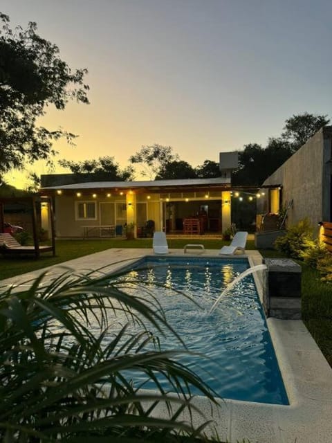Casa con piscina Paso de la Patria. Bitcoin's House. House in Paso de la Patria