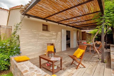 Patio, Balcony/Terrace, Seating area