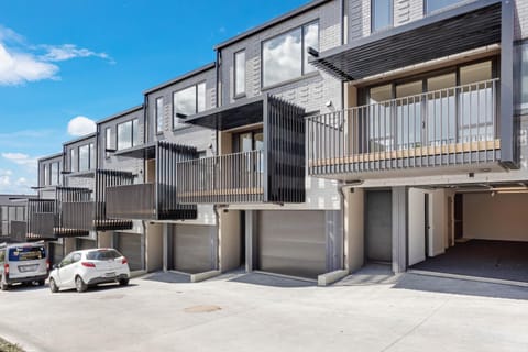 Mission Bay Luxurious 3BR Townhouse Auckland House in Auckland