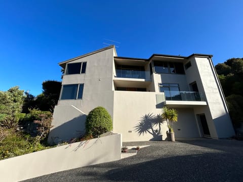 Elevated Views Little Kaiteriteri 3 bedrooms House in Tasman District, Tasman, New Zealand