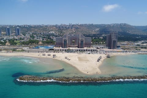 Nearby landmark, Bird's eye view