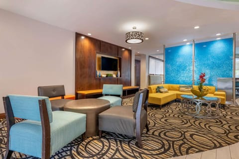Comfort Suites Fort Lauderdale Airport South & Cruise Port Hotel in Dania Beach