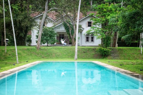 Facade/entrance, Garden, Swimming pool