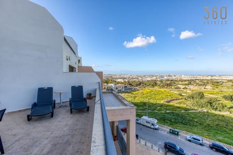 Beautiful PENT with terrace & spectacular views by 360 Estates Condo in Malta