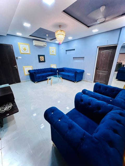 TV and multimedia, Living room, Seating area, fireplace, air conditioner