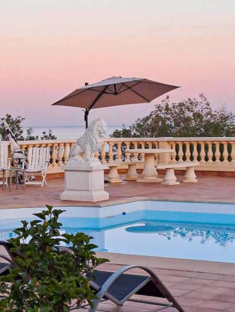 Sublime Villa 10 People - Seaside - Private Pool Villa in Saint-Raphael