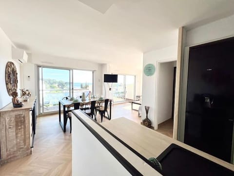 Fidji, appartement vue mer panoramique Apartment in La Ciotat