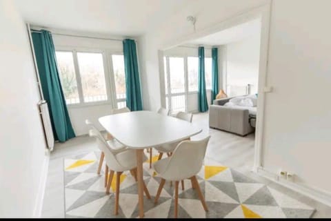 * Cosy & Spacieux * (75 M2) RER D à 5 min à pied Apartment in Corbeil-Essonnes