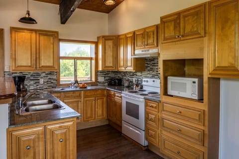 8 Bedroom Stand Alone Chalet at Tyrolean Blue Mountain Chalet in Grey Highlands