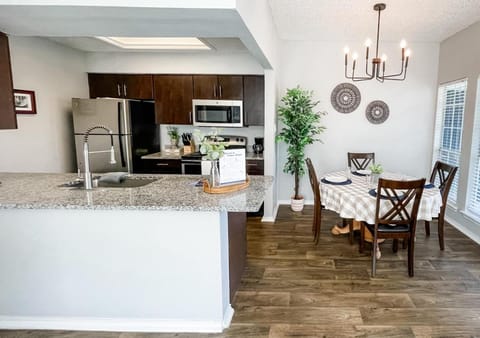 Dining area, kitchen