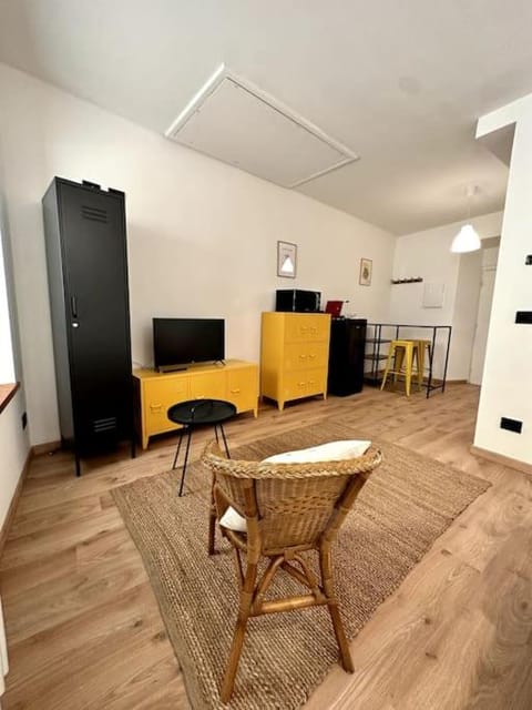 Appartamento la Torretta, con giardino! Apartment in Domodossola