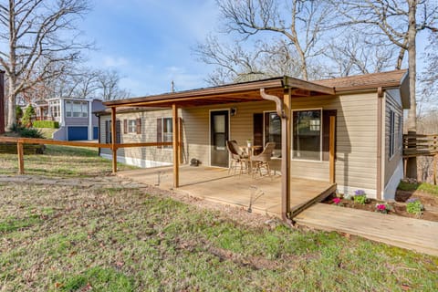 Lakefront Rogers Retreat with Grill and Spacious Deck House in Beaver Lake