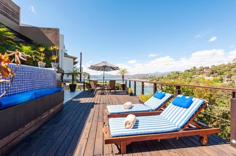 View (from property/room), Balcony/Terrace, Seating area