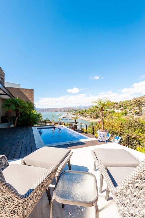 Balcony/Terrace, Pool view, Swimming pool