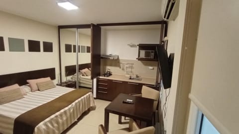 Bed, Kitchen or kitchenette, Living room, Photo of the whole room, minibar, air conditioner