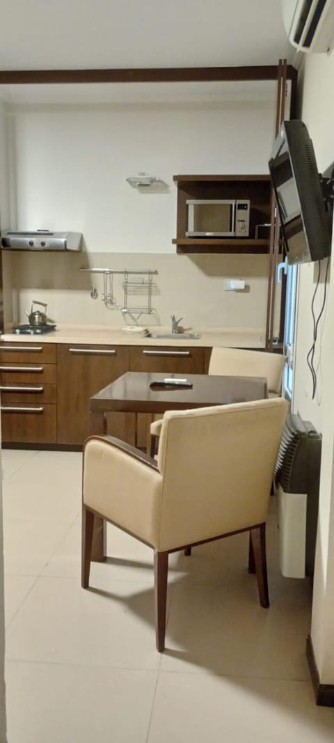 Kitchen or kitchenette, Living room, Dining area, minibar, stove