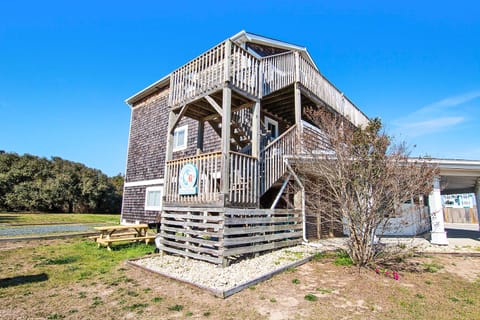 NH301, Driftwood Dreaming- Hot Tub, Oceanside, Close to Ocean! House in Kill Devil Hills