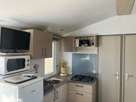 MOBILE HOME 6 PERSONNES Campground/ 
RV Resort in Port-la-Nouvelle