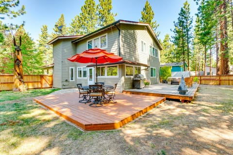 Serene Nevada Retreat with Deck, Grill and Hot Tub! House in Kingsbury