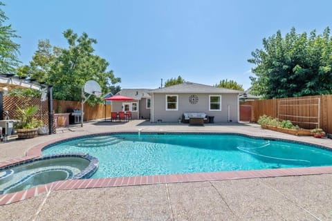 Pool view, Swimming pool