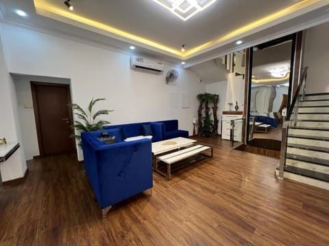 STAY IN A LUXURIOUS VILLA AT AJMAN UAE BY MAUON TOURISM Bed and Breakfast in Ajman