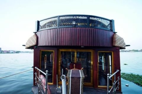 Premium Houseboats Angelegtes Boot in Alappuzha
