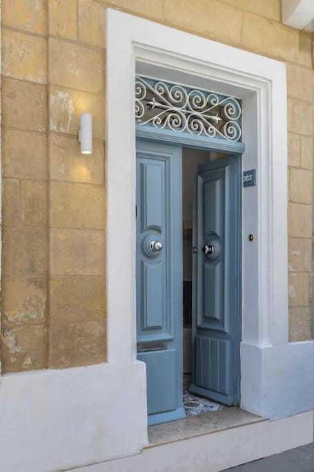 Town House in the Heart of Luqa - close to Malta International Airport Copropriété in Malta