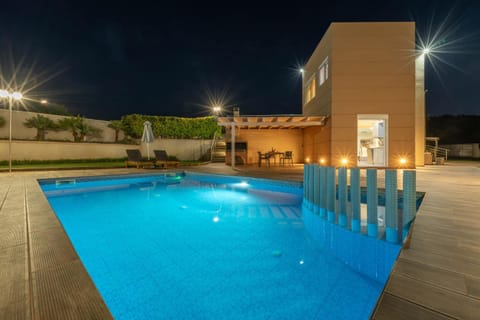 Night, Pool view