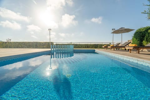 Pool view, Swimming pool, sunbed