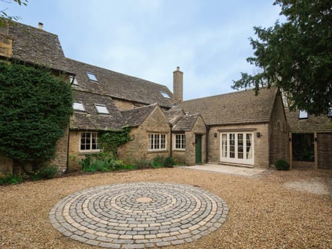 Ashworth House House in West Oxfordshire District