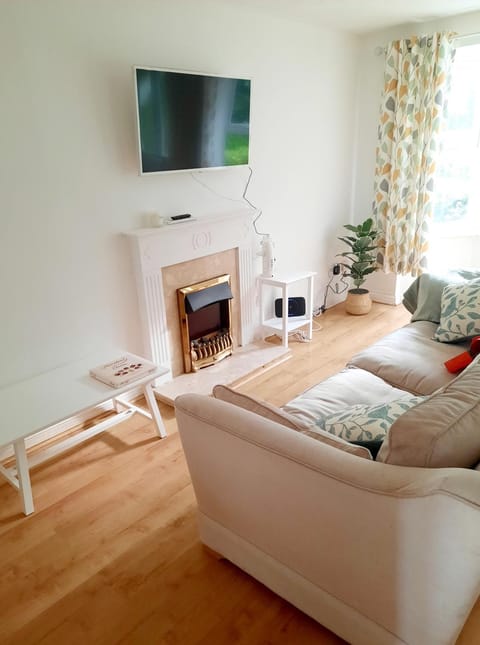 (KB45) Cosy & quaint 2 bed house. Pet friendly. Eigentumswohnung in Horsham