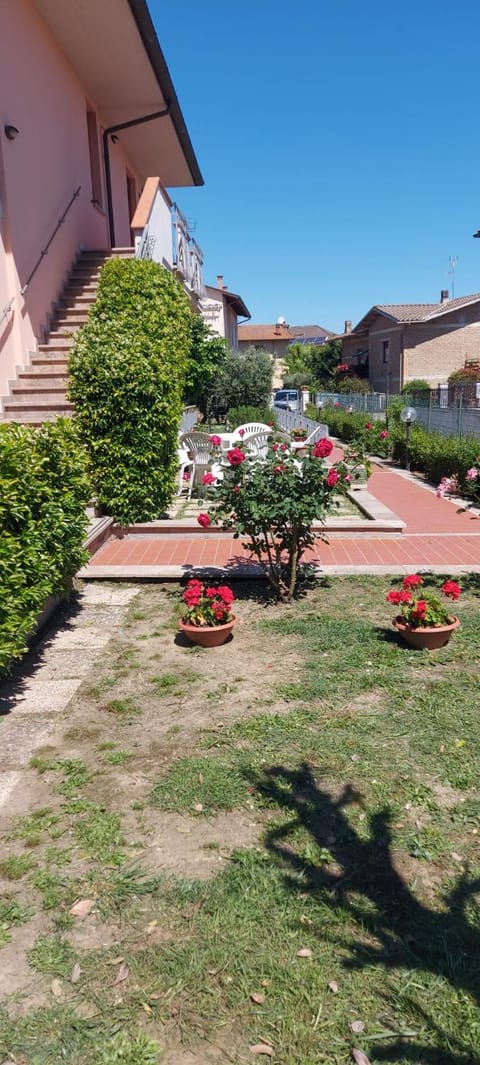 Casa Magnolia: indipendente con giardino Apartment in Castiglione del Lago