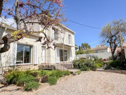 Property building, Spring, Day, Garden, Garden view