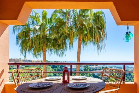 Natural landscape, View (from property/room), Balcony/Terrace, Balcony/Terrace, Dining area, Sea view