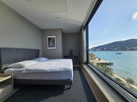 Bed, View (from property/room), Bedroom, Sea view