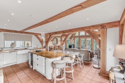 Hiron's Piece and Honeysuckle Cottage - Hot Tub Packages Available Maison in Chipping Campden