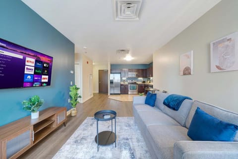 TV and multimedia, Kitchen or kitchenette, Living room, Photo of the whole room, Seating area, Dining area, air conditioner