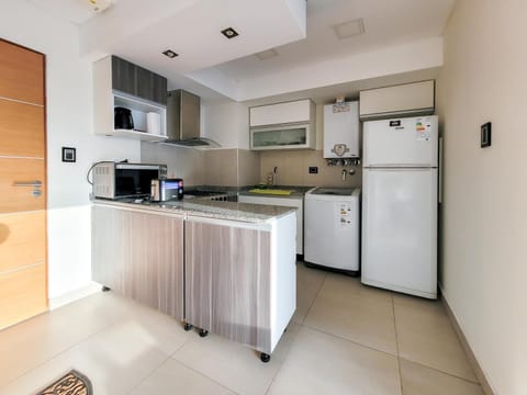 Kitchen or kitchenette, minibar, pet friendly, stove