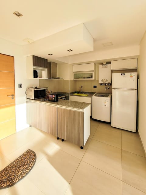 Kitchen or kitchenette, pet friendly, stove, toaster