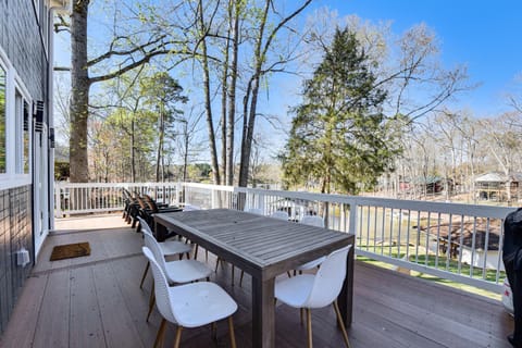 Waterfront Troy Home with Private Boat Dock! Casa in Lake Tillery