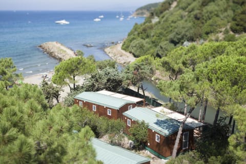 Facade/entrance, Bird's eye view, Decorative detail, Beach