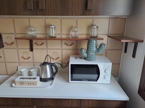 Coffee/tea facilities, minibar