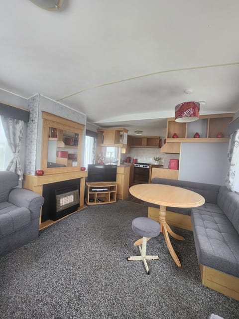 Kingfisher OAK 1098 Dees Caravan Lettings Campground/ 
RV Resort in Ingoldmells