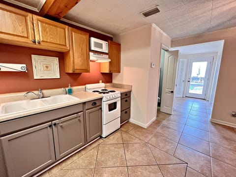 Kitchen or kitchenette, minibar, pet friendly