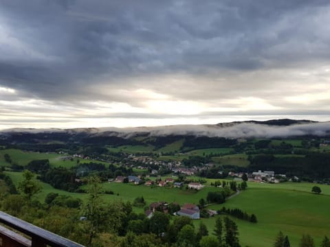 Les Genévriers Chalet in Jura